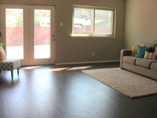 Building Photo - 1114 Greencove Ln