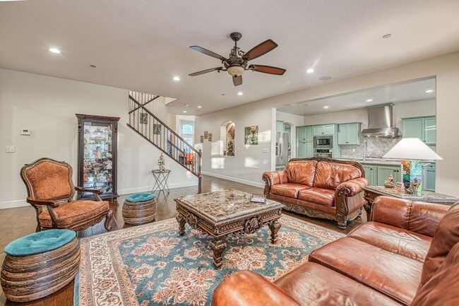 Building Photo - 10509 N Sierra Vista Ave