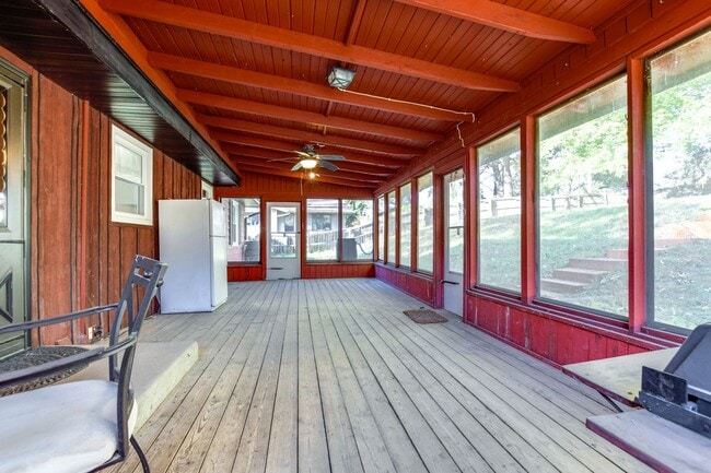 Building Photo - 638 S Segoe Rd