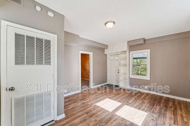 Building Photo - 108 Cliff Dr