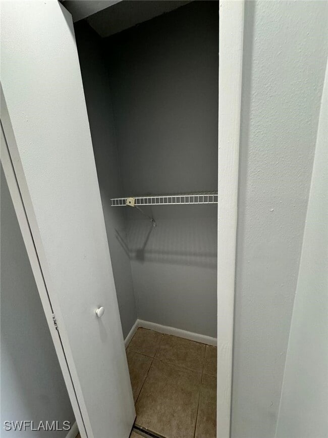 Building Photo - 3004 Santa Barbara Blvd