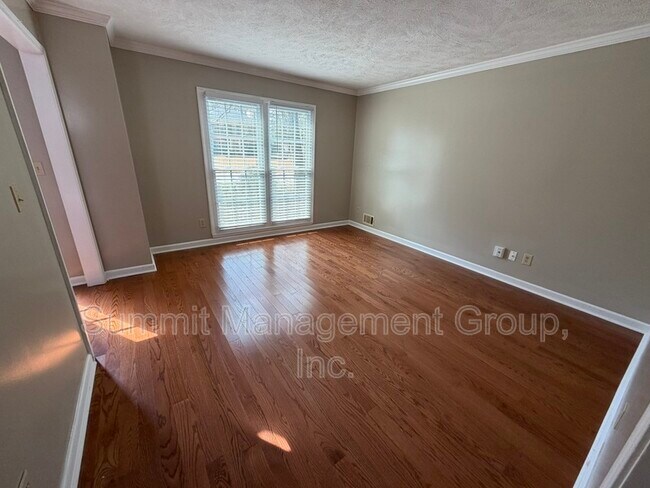 Building Photo - 1611 Ellington Rd SE