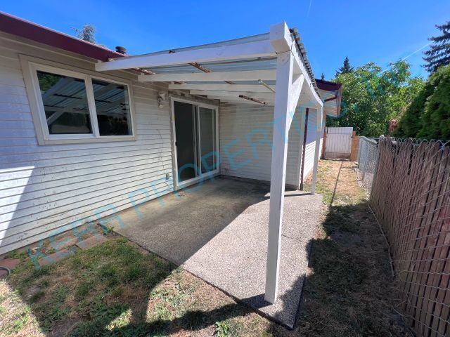 Building Photo - Charming 3-Bed, 2-Bath Retreat in Portland...