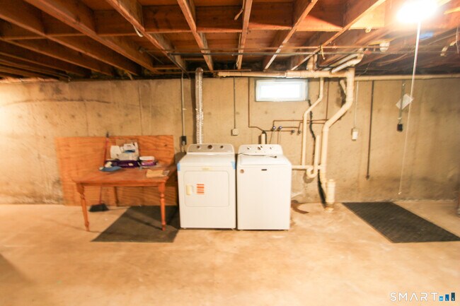 Building Photo - 17 Pinehurst Ave