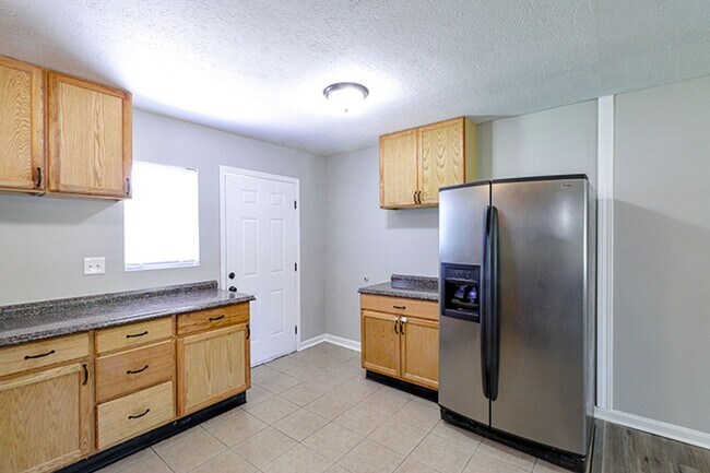 Building Photo - 3 Bedroom 1 Bath Fenced Shed Patio Brick Ranch Rental Home