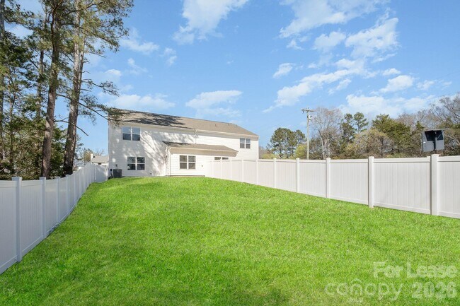 Building Photo - 2507 Lynbridge Dr