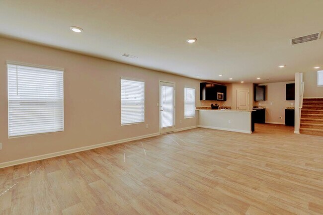 Building Photo - Beautiful Rental Home in Fountain Inn Feat...