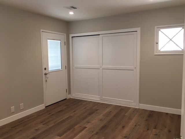 Building Photo - 6427 Gaviota Ave