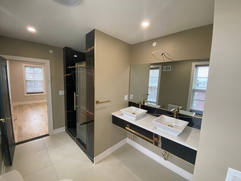 Private full bathroom for 3rd floor bedroom - 1649 S 17th St