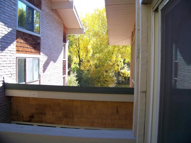 Building Photo - 1020/1-1021 Vail View Dr