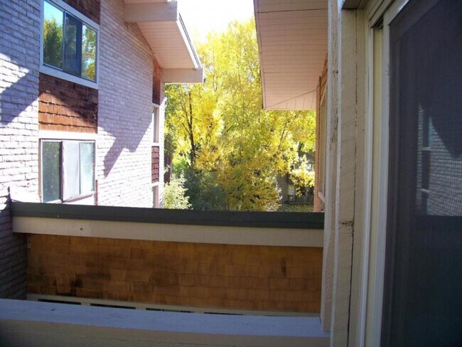 Building Photo - 1020/1-1021 Vail View Dr