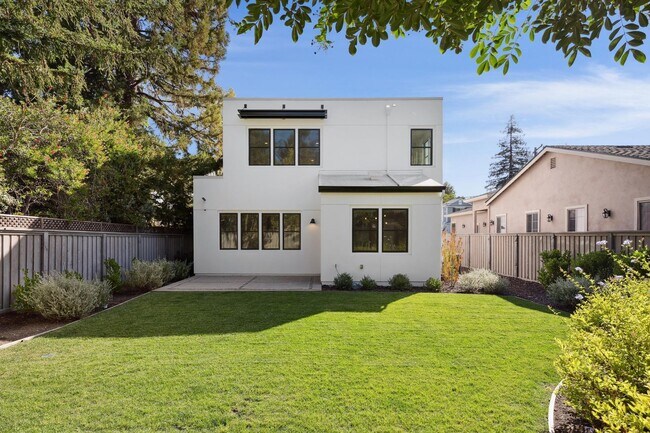 Building Photo - Luxurious Modern Single Family Home in West Menlo Park Available Now!