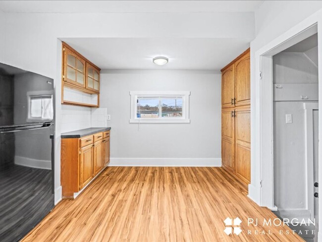 Building Photo - 3 bedroom 2 bath house in midtown! RENTAL ...