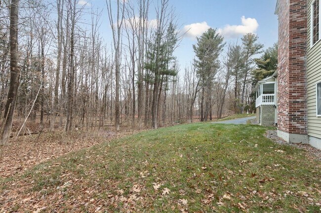 Building Photo - 1 Sutton Pl