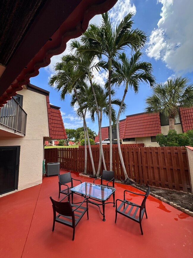 Primary Photo - 3871 Victoria Dr