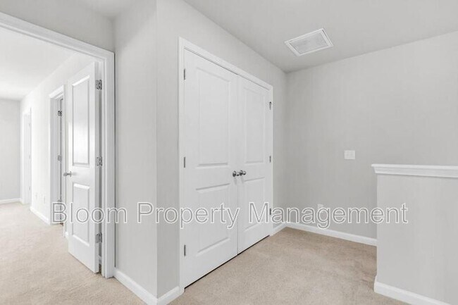 Building Photo - 159 Spencer Cir