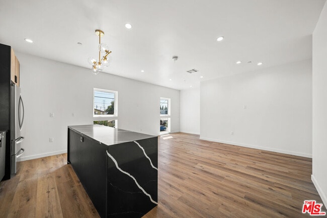 Building Photo - 6049 Craner Ave