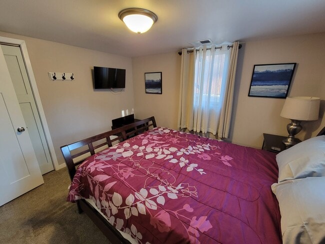 Building Photo - 202 S Elmwood Avenue Duplex