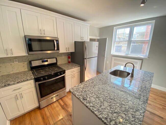 Building Photo - 1229 W Porter St