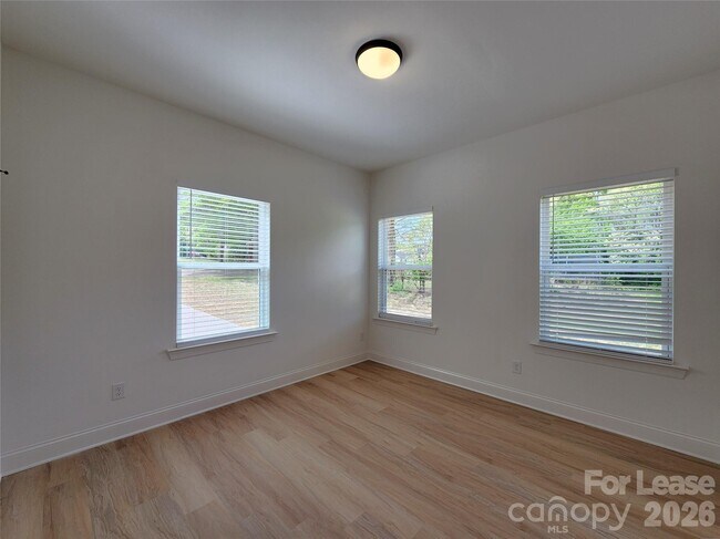 Building Photo - 1021 Jerome St