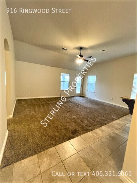 Building Photo - 916 Ringwood St