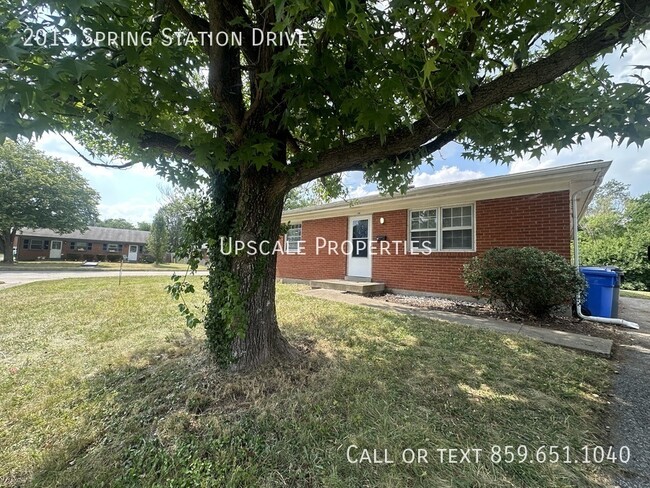 Primary Photo - 2013 Spring Station Dr