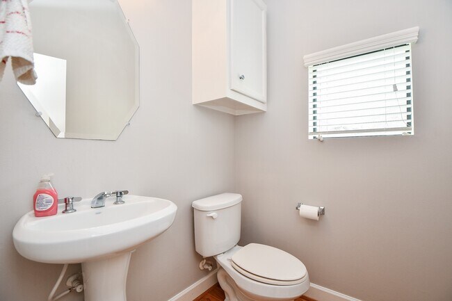 Building Photo - 3715 Main Plaza Dr