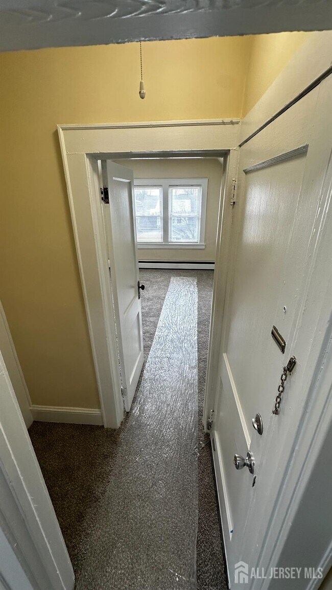 Building Photo - 6 Field Rd