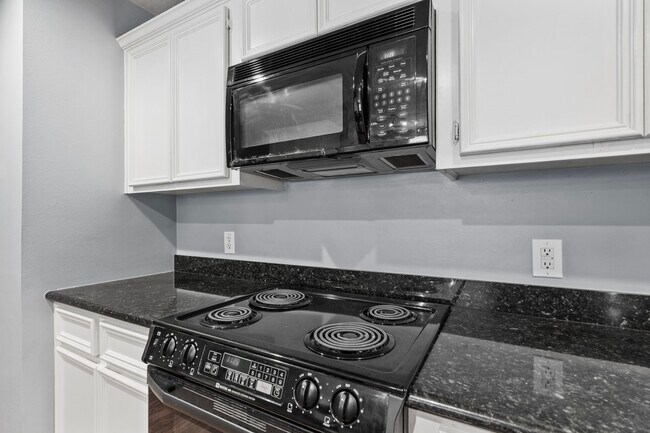 Building Photo - 1710 Redwing Cove Dr