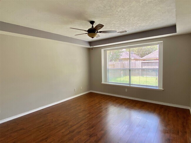 Building Photo - 5602 Walkabout Way
