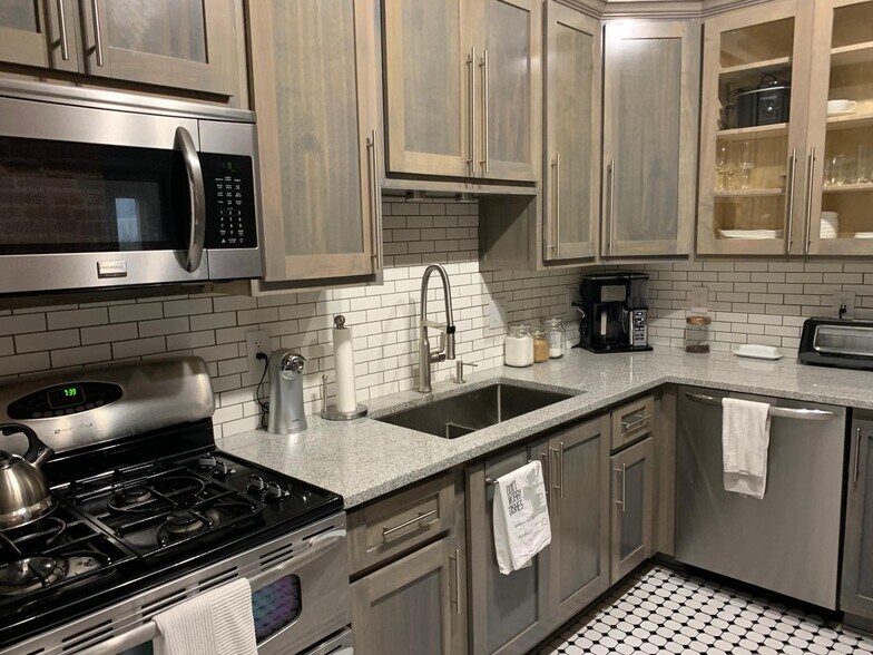 Remodeled Kitchen - 432 E. Rich St