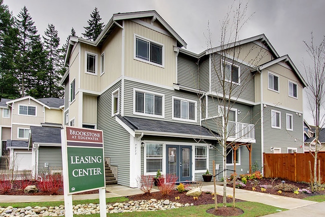 Building Photo - Brookstone at Edgewater Townhomes