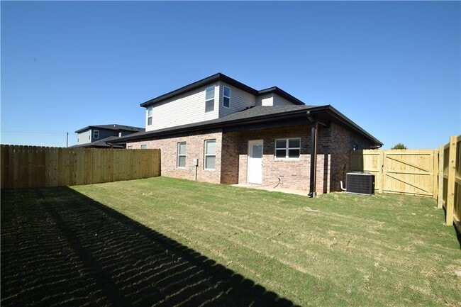 Building Photo - 523 Cosmos St