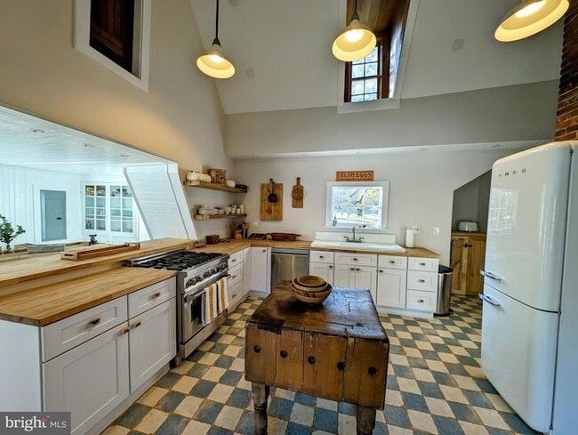 Building Photo - 12601 Southern Maryland Blvd