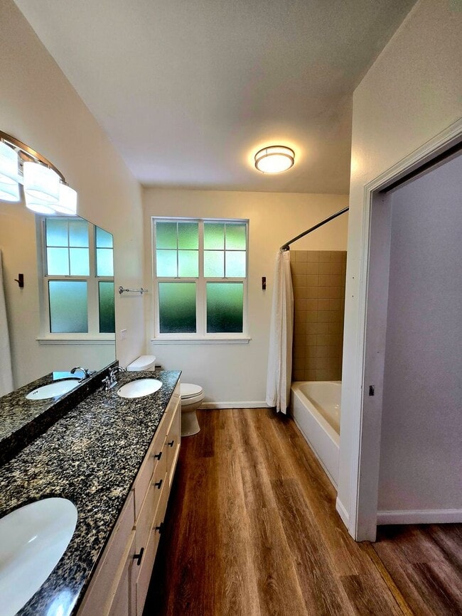 Building Photo - 206 Kuli Puu St