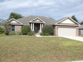 Building Photo - Spacious 5-Bedroom Home