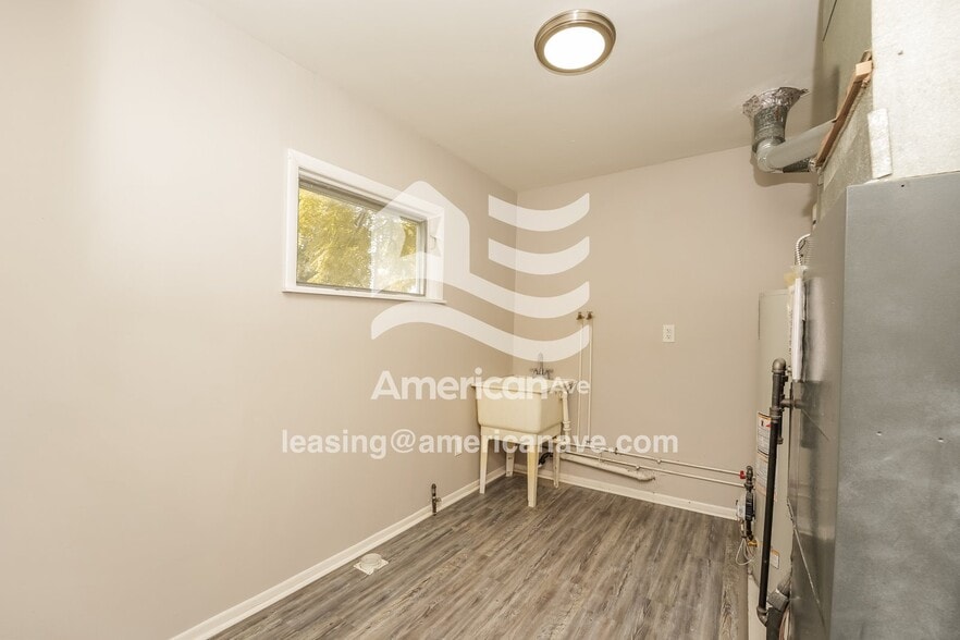 Building Photo - 5295 Liberty Ave