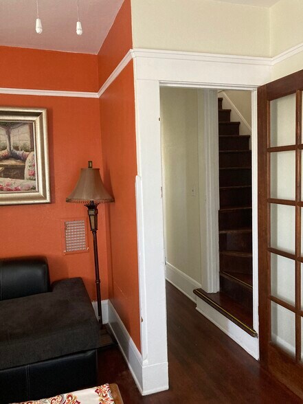 Building Photo - 1044 23rd St