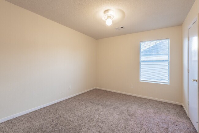 Building Photo - 5007 Oak Stand Ct