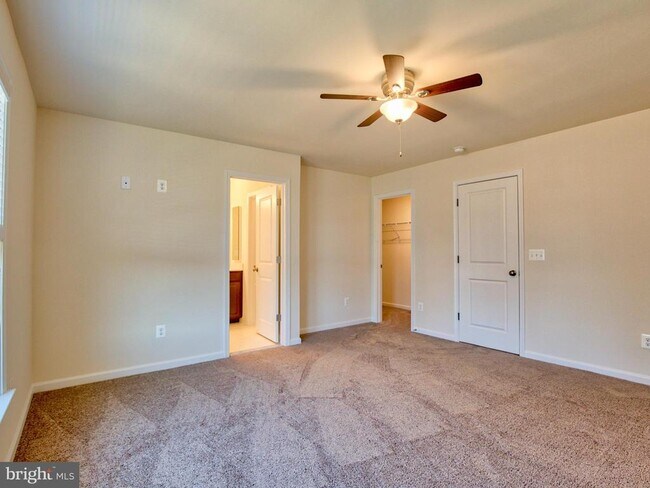 Building Photo - 127 Keller Ct