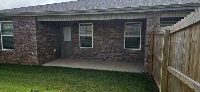 Building Photo - 634 NW 69th Ave