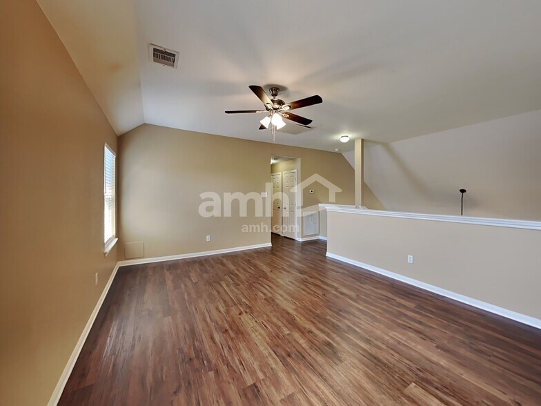 Building Photo - 5318 Rio Dr