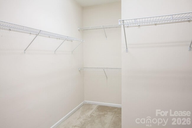 Building Photo - 5818 Glenmore Garden Dr