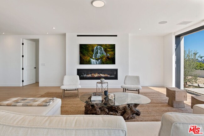 Building Photo - 3616 Shoreheights Dr