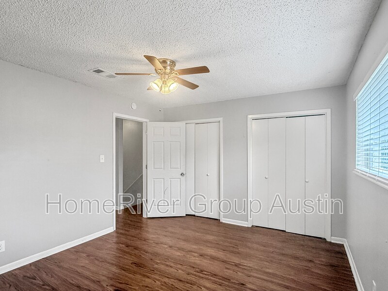 Building Photo - 1911 Hearthstone Dr