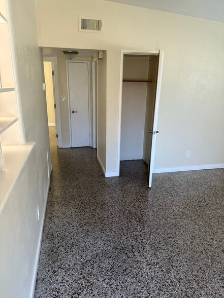 Building Photo - 1956 Rose Blvd