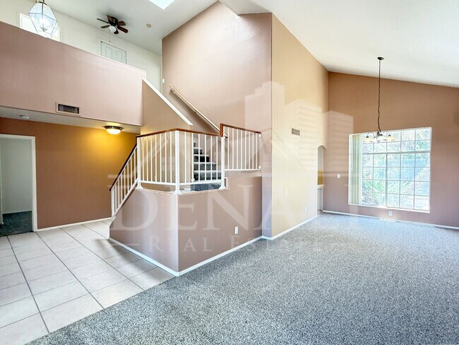 Building Photo - 1425 E Chicago Cir
