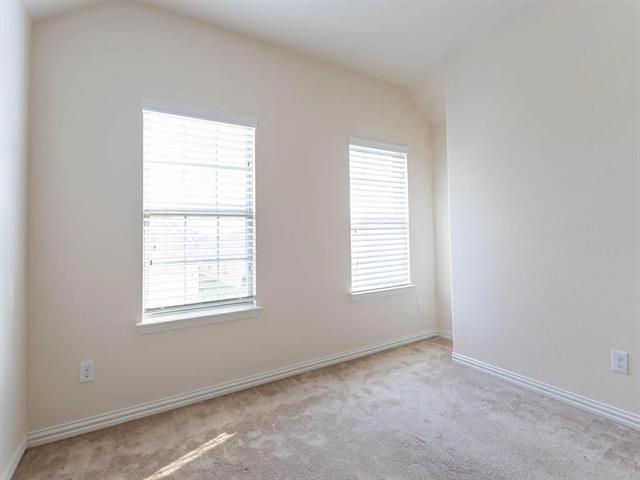 Building Photo - 2601 Sun Creek Dr