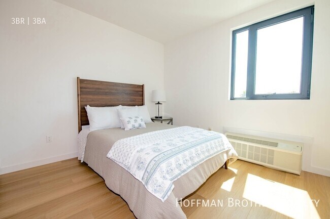 Building Photo - 2853 West Blvd