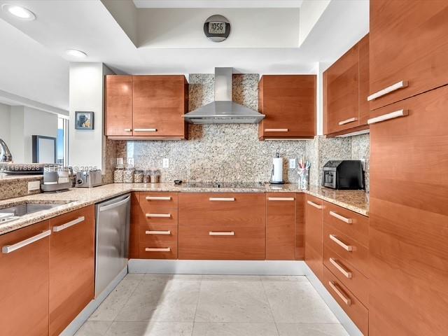 Building Photo - 3535 S Ocean Dr